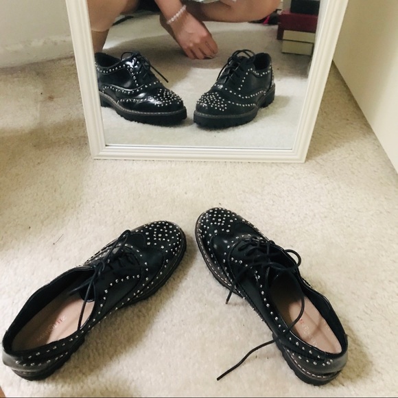 Studded Viva Low Creeper - Picture 1 of 5